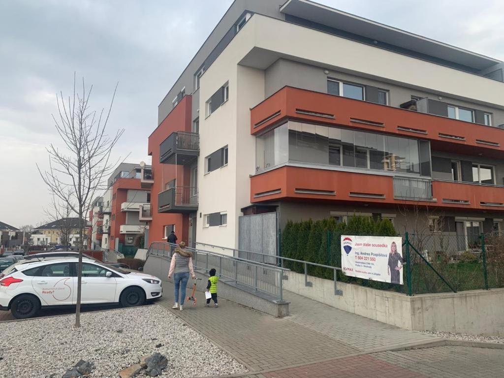 Apartment Iron Cube Prag Exterior foto